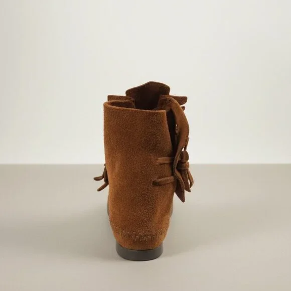 Minnetonka Women's Two Button Hardsole Boot Brown Size 9 NEW NO BOX! - Picture 4 of 5